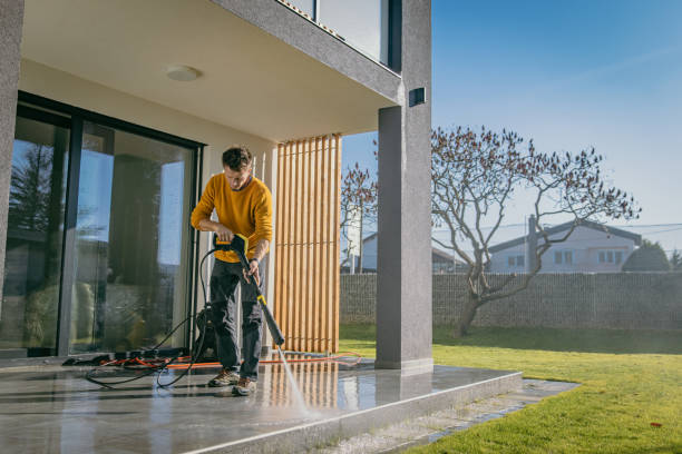 Best Pool Deck Cleaning  in Bowling Green, FL